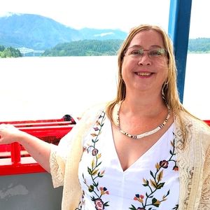 Meet your Posher, Teresa